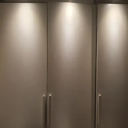 Logement Pas Disponible * Parigi